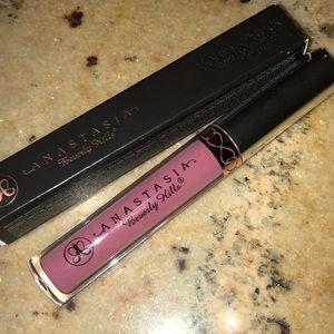 Soft Lilac Anastasia Bverly Hills liquid lipstick